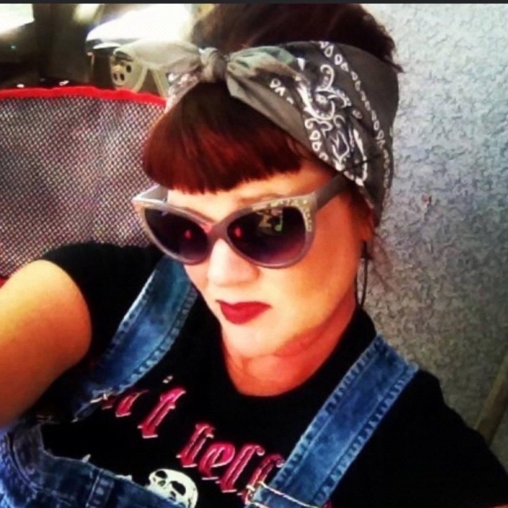 Meet your Posher, Monica